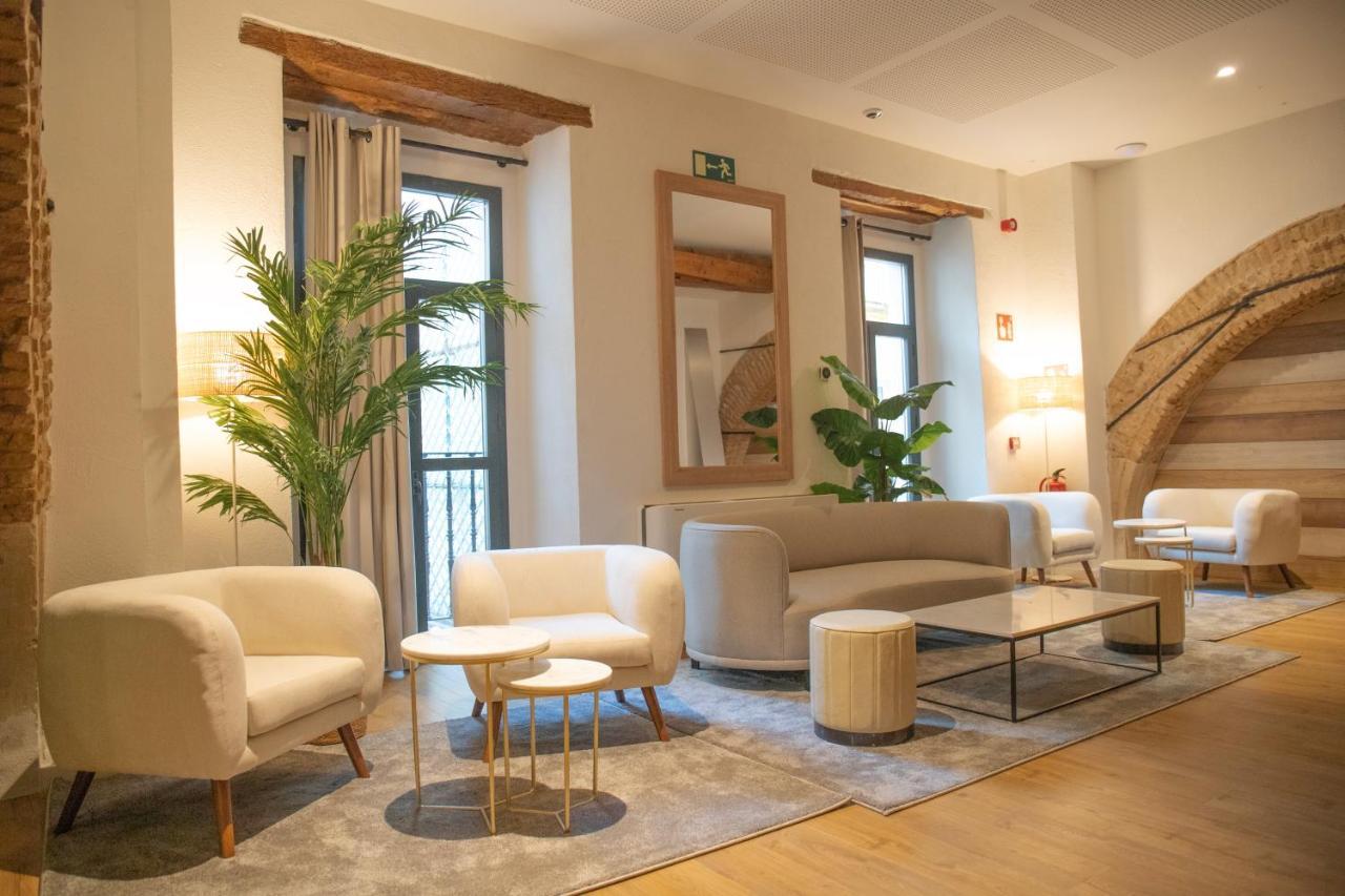 Nqn Aparts & Suites Sevilla Екстериор снимка