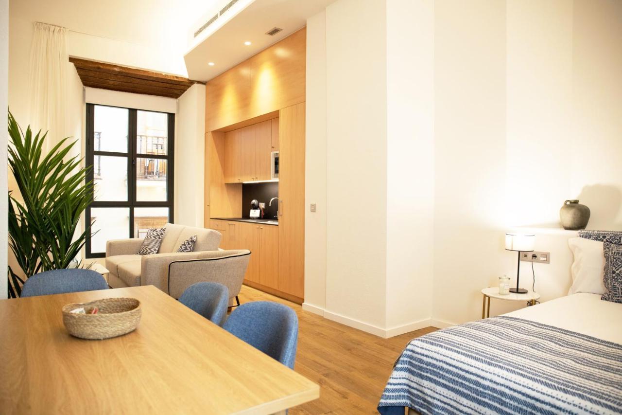 Nqn Aparts & Suites Sevilla Екстериор снимка