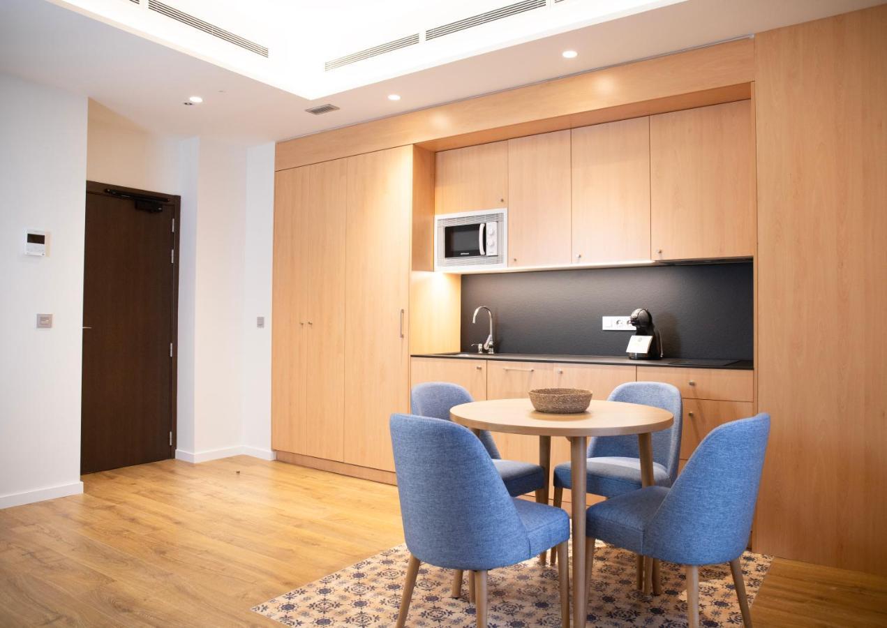 Nqn Aparts & Suites Sevilla Екстериор снимка