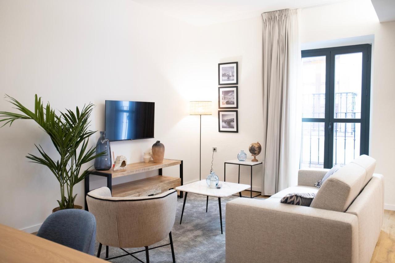 Nqn Aparts & Suites Sevilla Екстериор снимка