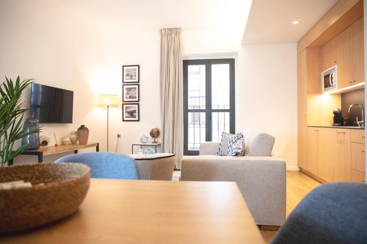 Nqn Aparts & Suites Sevilla Екстериор снимка