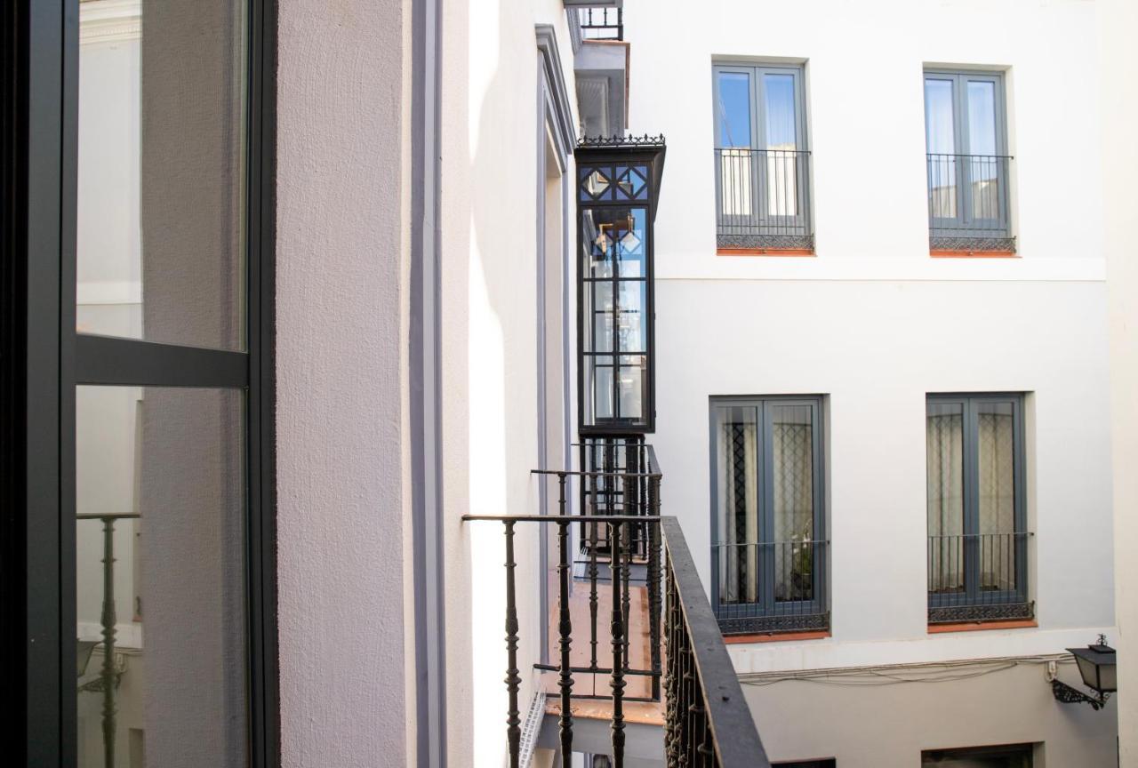 Nqn Aparts & Suites Sevilla Екстериор снимка